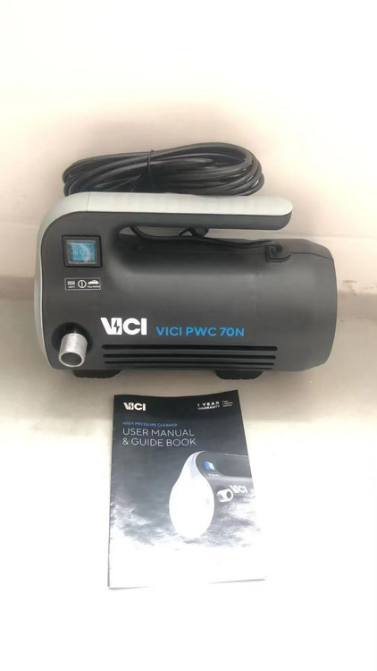 کارواش ماشین و نمای ساختمان