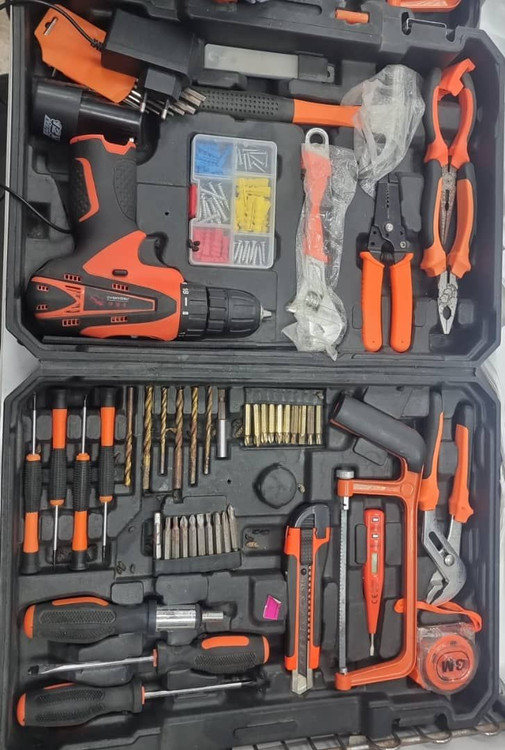 جعبه ابزار همراه با دریل شارژی